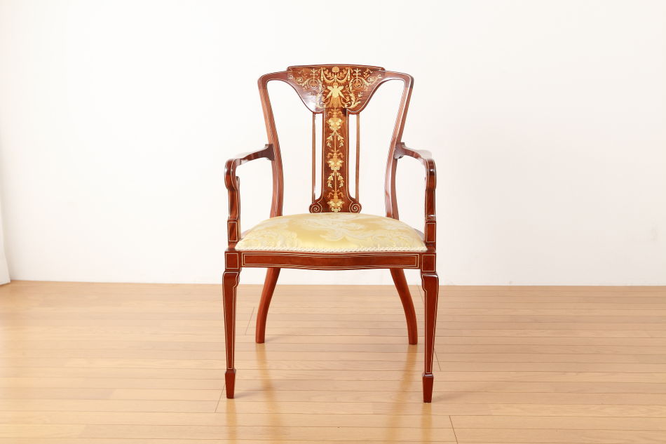 Edwardian inlaid mahogany chairの画像