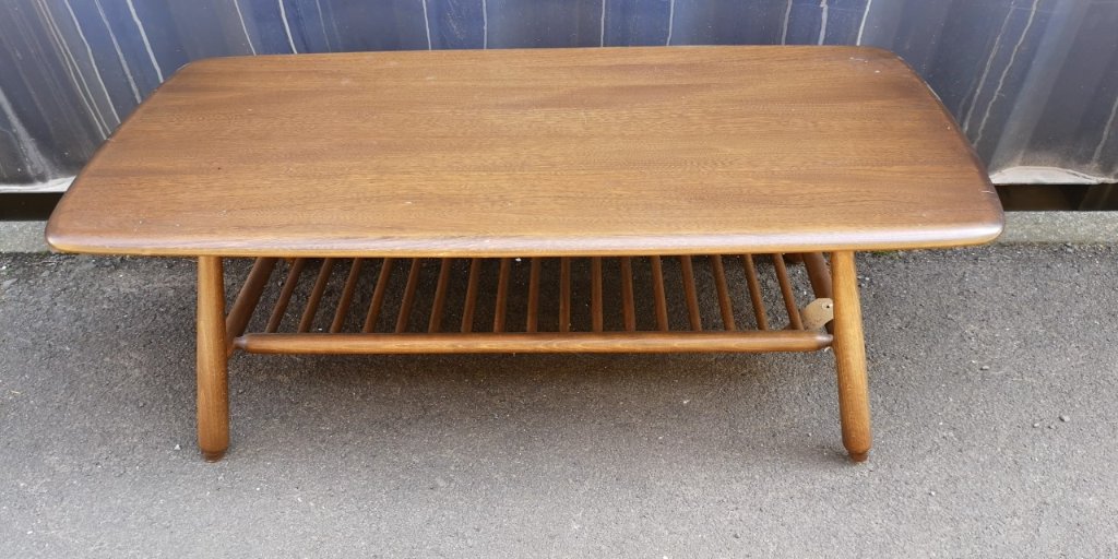 Ercol tableの画像