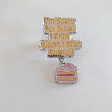 ピンバッジ 気まぐれと怒りでいっぱい 今日の目標：誰も死なない 空腹の時言ったことごめん こんにちは、私は中絶の権利擁護派です 全ての人にパンを、そしてバラも 自分の為にとても美しい生活するつもり  の画像