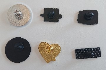 ピンバッジ   フルタイムフェミニスト 完璧より進歩 私が燃やした橋が行く道を照らしますように 全ての障害が見えるわけではない 熱々の愛をあなたに 書くことで何だって作れる の画像