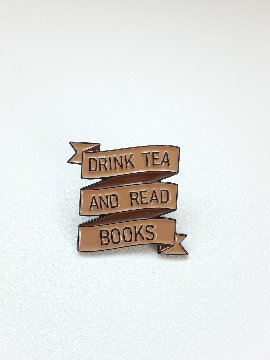 ピンバッジ　お茶飲んで読書　トランスジェンダーフラッグ　NOは1つの完璧な文章　私の心、私の体、私の自由　彼女は無限の可能性のなか生きる方法を見つけた　女の子達、前への画像