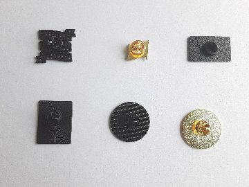 ピンバッジ　お茶飲んで読書　トランスジェンダーフラッグ　NOは1つの完璧な文章　私の心、私の体、私の自由　彼女は無限の可能性のなか生きる方法を見つけた　女の子達、前への画像