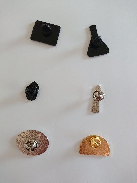 ピンバッジ　失敗しても大丈夫 科学者になれるのに誰がお姫様になりたいの?　やめろ　灯台　私は私それ以上でもそれ以下でもないしそれで充分　ちょっとそれ考え込まさせての画像