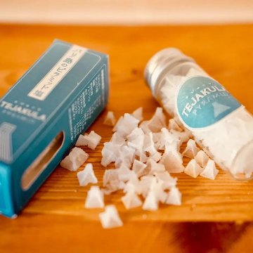 バリ伝統製法の美味しい天日塩 TEJAKURA ピラミッド＆詰替え用キューブの画像
