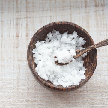 バリ伝統製法の美味しい天日塩 TEJAKURA ピラミッド＆詰替え用キューブの画像