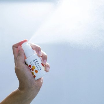 【明日 わたしは柿の木にのぼる】ミストの画像