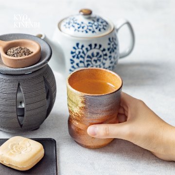 退職祝い 名入れ 湯呑み 信楽焼 おしゃれ 高級 日本製 伝統工芸 和モダン 一生モノ 送別会 還暦祝い 古希 喜寿 傘寿 米寿 長寿祝い 敬老の日 誕生日 プレゼント ギフトの画像