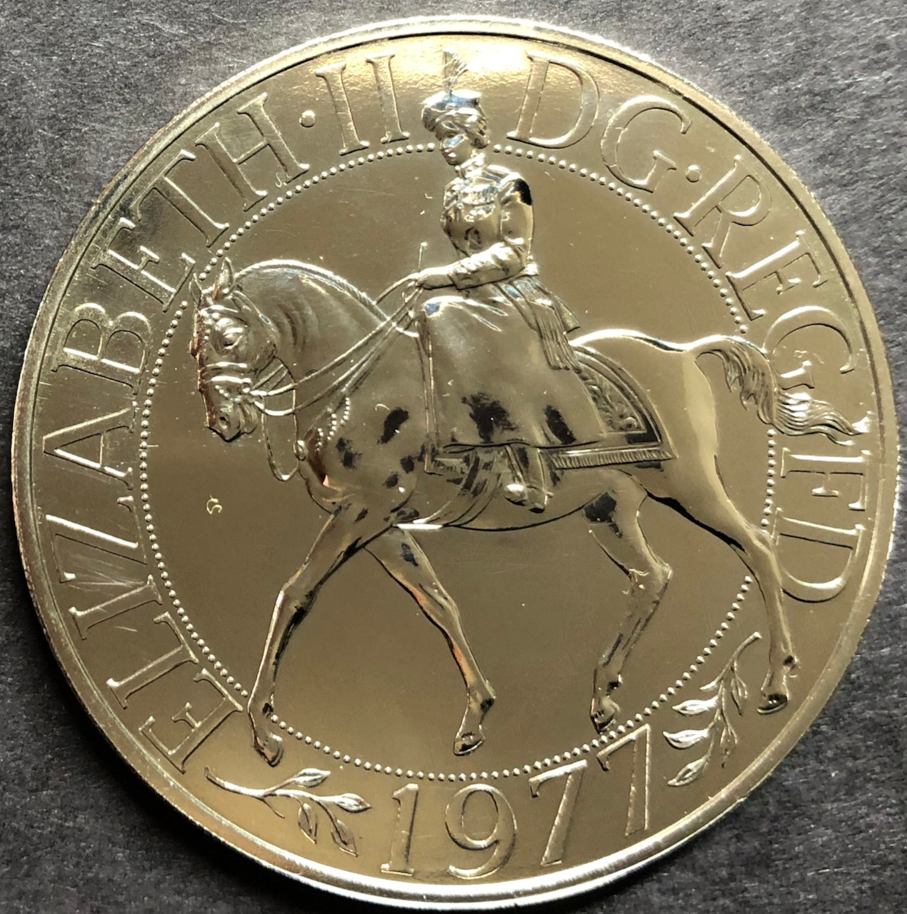 イギリス1977年5ポンド銀貨プルーフ 画像