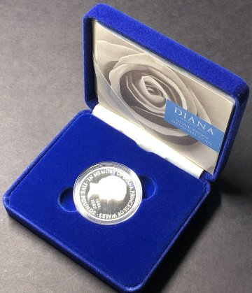 イギリス1999年ダイアナ5ポンド銀貨 / 箱証明書付⑤画像