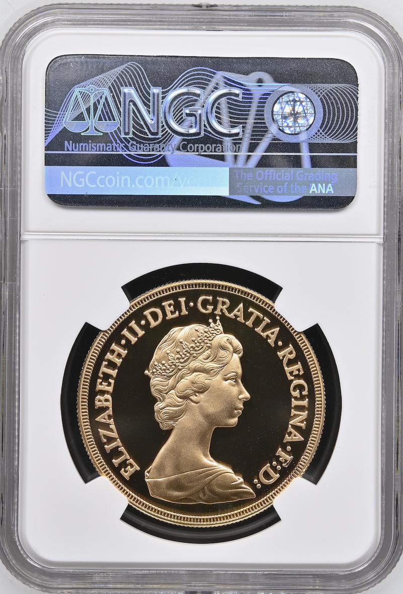 イギリス1982年エリザベス5ポンド金貨 NGC PF69 UCAMの画像