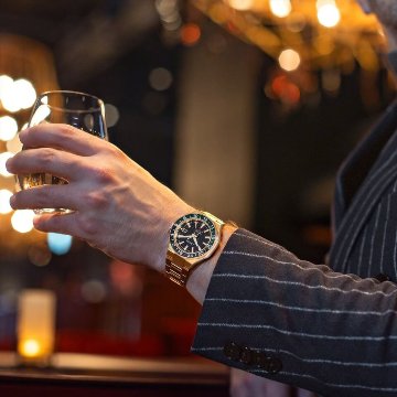 NB6033-51E シリーズ8【ノベルティ付・ｷﾞﾌﾄ包装･ベルト調整無料・国内正規品】腕時計 メンズ メカニカル GMTの画像