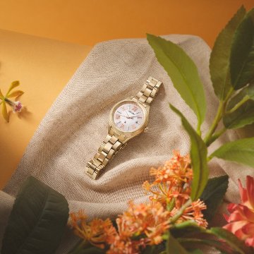 SSQW098 ｾｲｺｰﾙｷｱ【ﾉﾍﾞﾙﾃｨ付・ｷﾞﾌﾄ包装･ﾍﾞﾙﾄ調整無料･新品正規品】ｿｰﾗｰ電波　ﾚﾃﾞｨｰｽ腕時計  広告モデルの画像