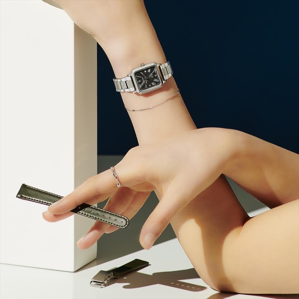 ES9500-69E ｸﾛｽｼｰ【ﾉﾍﾞﾙﾃｨ付･国内正規品･ｷﾞﾌﾄ包装･ﾍﾞﾙﾄ調整無料】ｿｰﾗｰ電波 ﾚﾃﾞｨｽ腕時計 ｼﾝﾌﾟﾙｱｼﾞｬｽﾄ 北川景子さん広告着用品の色違いの画像