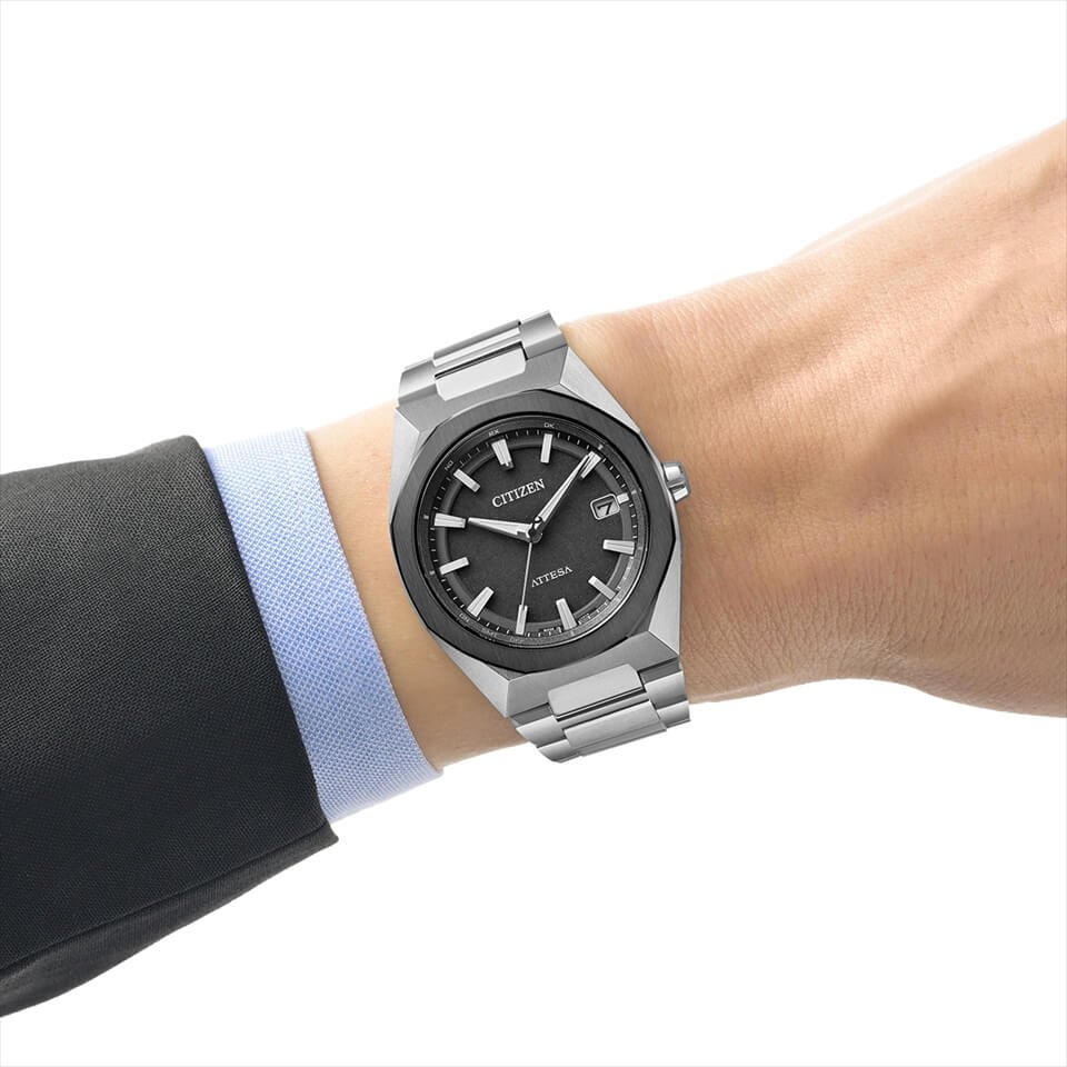 CB3044-55E アテッサ【ノベルティ付・ｷﾞﾌﾄ包装･ベルト調整無料・国内正規品】腕時計 メンズ ソーラー電波の画像