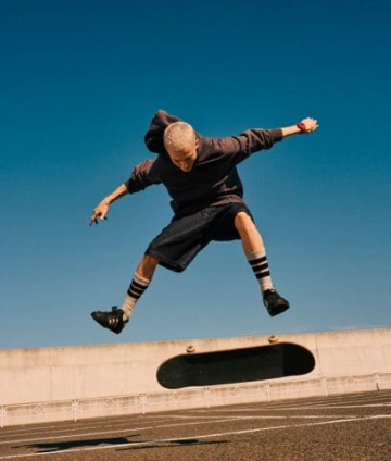 gショック DW-5600RRB-4JF【国内正規品・ノベルティ付・ギフト包装無料】メンズ腕時計の画像