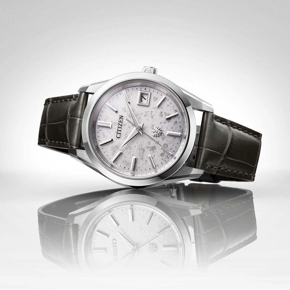 AQ4100-22A〇The CITIZEN 30周年記念 限定モデル【ベルト調整無料･国内正規品】腕時計 メンズ ソーラーの画像