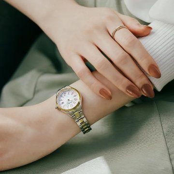 SSQW092 ｾｲｺｰﾙｷｱ【ﾉﾍﾞﾙﾃｨ付・ｷﾞﾌﾄ包装･ﾍﾞﾙﾄ調整無料･新品正規品】ｿｰﾗｰ電波　ﾚﾃﾞｨｰｽ腕時計の画像