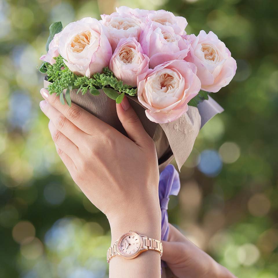 EC1164-53W クロスシー【ノベルティ付・国内正規品･ｷﾞﾌﾄ包装･ベルト調整無料】腕時計 レディース ｿｰﾗｰ電波 北川景子さん着用CMモデルの色違いの画像