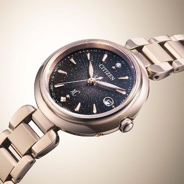 ES9467-97E クロスシー【ノベルティ付・国内正規品】【ｷﾞﾌﾄ包装･ｻｲｽﾞ調整無料】ｿｰﾗｰ電波 レディース腕時計 限定の画像