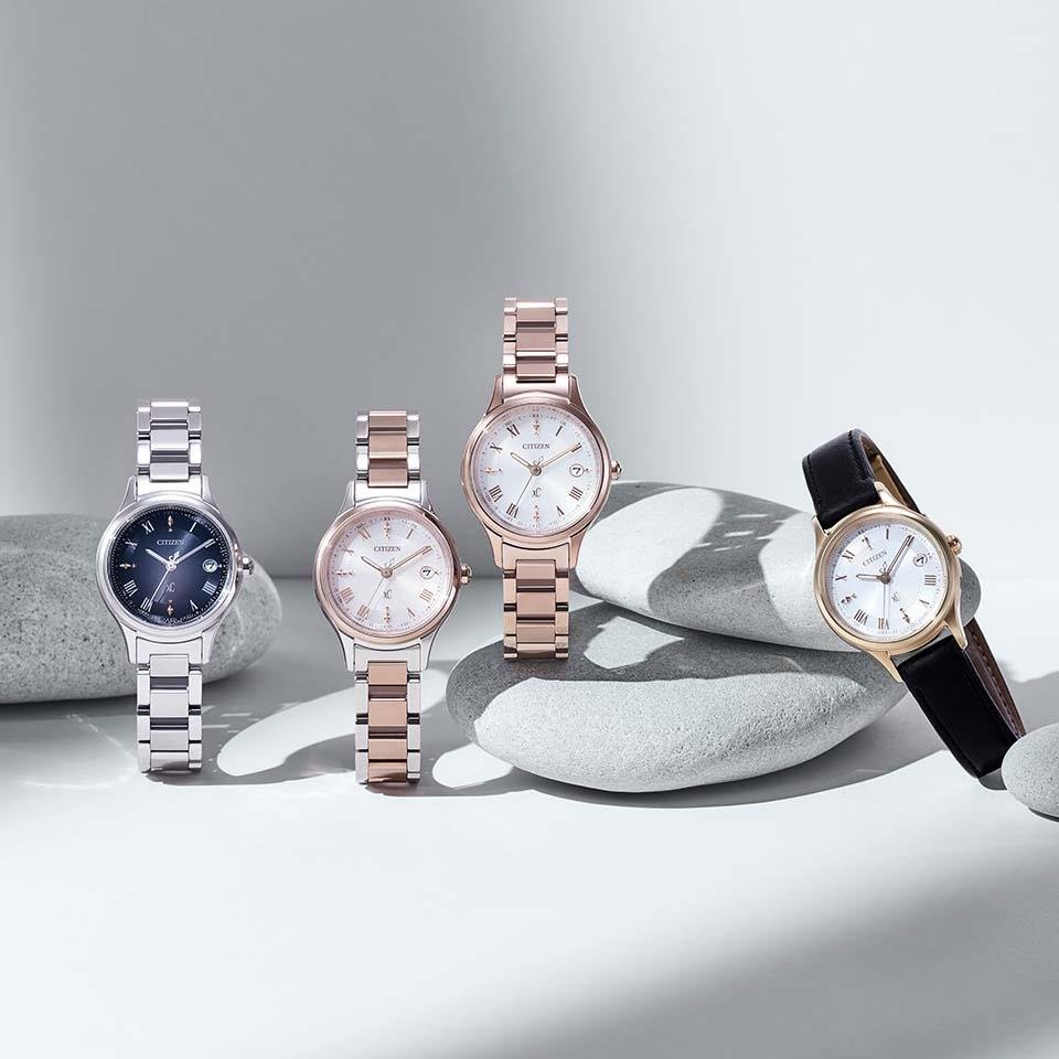 ES9497-96A ｸﾛｽｼｰ【ﾉﾍﾞﾙﾃｨ付･国内正規品･ｷﾞﾌﾄ包装･ﾍﾞﾙﾄ調整無料】ｿｰﾗｰ電波 ﾚﾃﾞｨｽ腕時計 ｼﾝﾌﾟﾙｱｼﾞｬｽﾄの画像