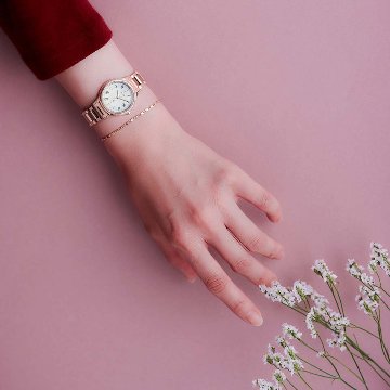 ES9497-96A ｸﾛｽｼｰ【ﾉﾍﾞﾙﾃｨ付･国内正規品･ｷﾞﾌﾄ包装･ﾍﾞﾙﾄ調整無料】ｿｰﾗｰ電波 ﾚﾃﾞｨｽ腕時計 ｼﾝﾌﾟﾙｱｼﾞｬｽﾄの画像