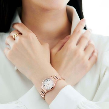 ES9497-96A ｸﾛｽｼｰ【ﾉﾍﾞﾙﾃｨ付･国内正規品･ｷﾞﾌﾄ包装･ﾍﾞﾙﾄ調整無料】ｿｰﾗｰ電波 ﾚﾃﾞｨｽ腕時計 ｼﾝﾌﾟﾙｱｼﾞｬｽﾄの画像