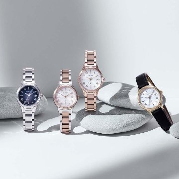 ES9497-96A ｸﾛｽｼｰ【ﾉﾍﾞﾙﾃｨ付･国内正規品･ｷﾞﾌﾄ包装･ﾍﾞﾙﾄ調整無料】ｿｰﾗｰ電波 ﾚﾃﾞｨｽ腕時計 ｼﾝﾌﾟﾙｱｼﾞｬｽﾄの画像