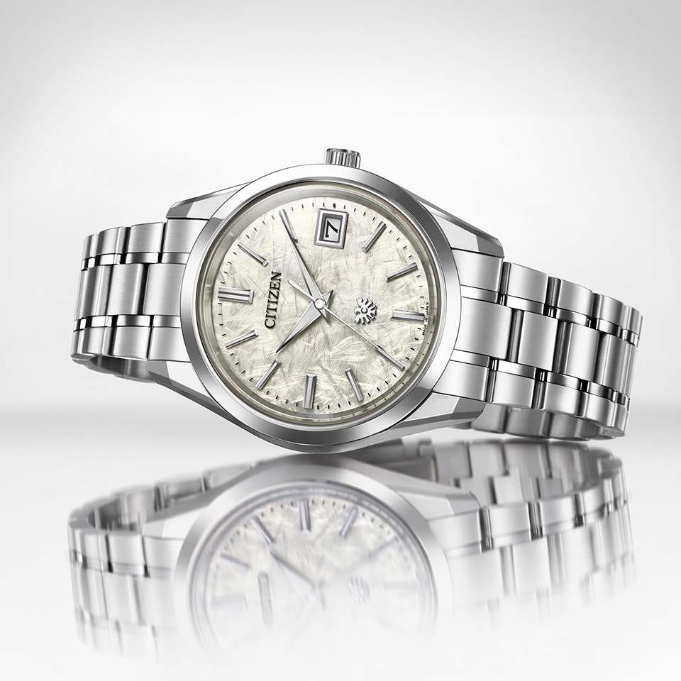 AQ4100-57C 〇The CITIZEN 30周年記念 限定モデル【ベルト調整無料･国内正規品】腕時計 メンズ ソーラー 限定の画像