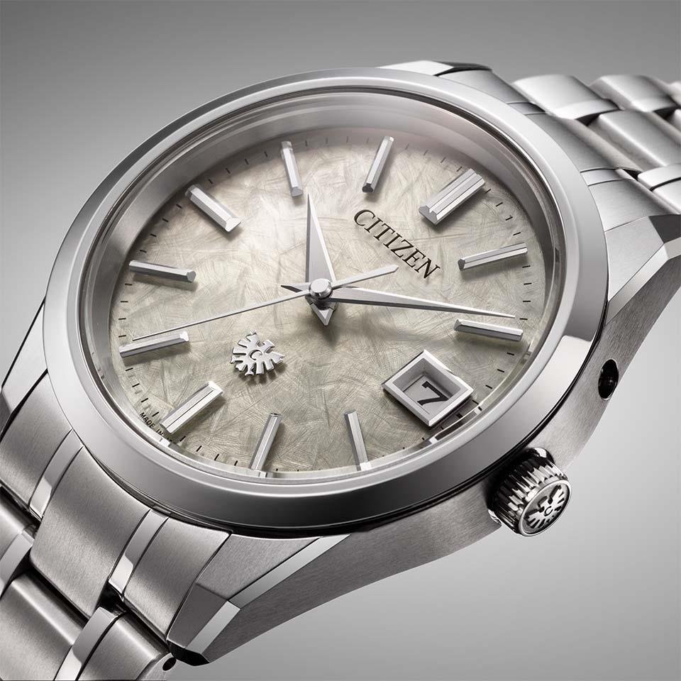 AQ4100-57C 〇The CITIZEN 30周年記念 限定モデル【ベルト調整無料･国内正規品】腕時計 メンズ ソーラー 限定の画像