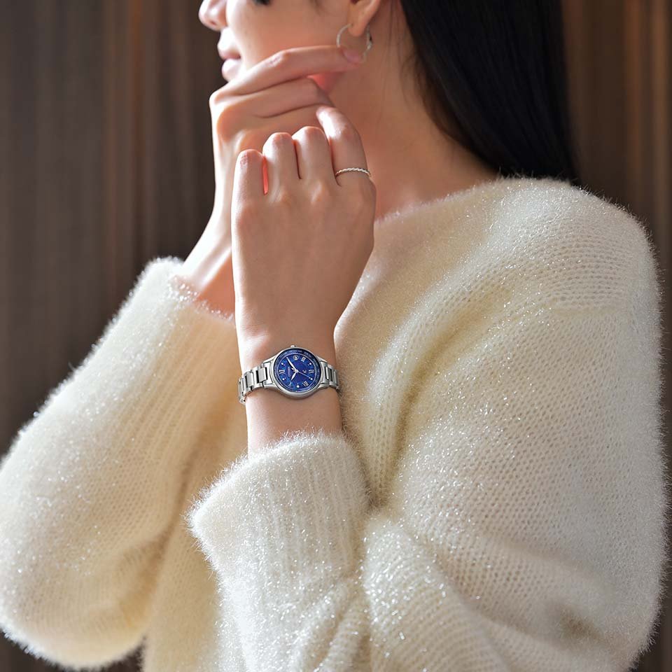 EC1160-71Lｸﾛｽｼｰ【ﾉﾍﾞﾙﾃｨ付･国内正規品･ｷﾞﾌﾄ包装･ﾍﾞﾙﾄ調整無料】ｿｰﾗｰ電波 ﾚﾃﾞｨｽ腕時計 限定の画像