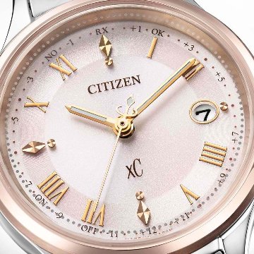 ES9496-64W ｸﾛｽｼｰ【ﾉﾍﾞﾙﾃｨ付･国内正規品･ｷﾞﾌﾄ包装･ﾍﾞﾙﾄ調整無料】ｿｰﾗｰ電波 ﾚﾃﾞｨｽ腕時計 ｼﾝﾌﾟﾙｱｼﾞｬｽﾄ 北川景子さん広告着用ﾓﾃﾞﾙの画像