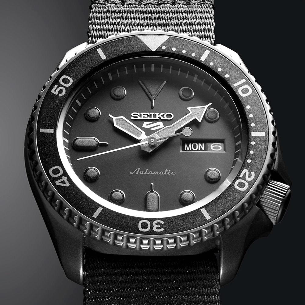 SBSA025　セイコー5スポーツ【国内正規品】ﾒｶﾆｶﾙ  SKX Sports Style メンズ腕時計●ｘ2の画像