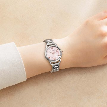 KP6-065-21 ウィッカ【正規ﾒｰｶｰ保証書付･ｷﾞﾌﾄ包装･ﾍﾞﾙﾄ調整無料】腕時計 ﾚﾃﾞｨｽ ｿｰﾗｰ 替えﾊﾞﾝﾄﾞ付 限定の画像