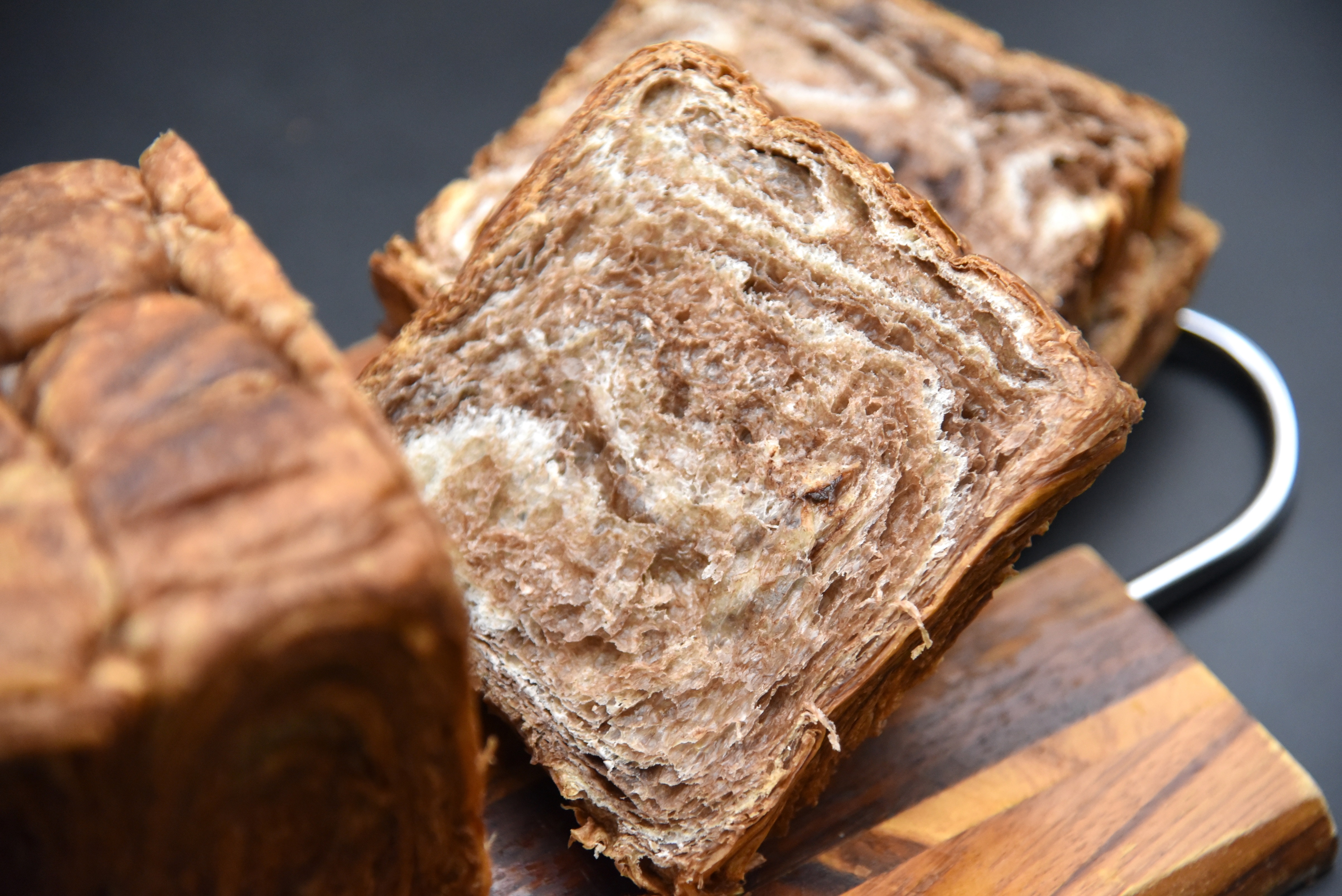 熟成クロワッサン食パン プレーン＆チョコセット（プレーン 1.5斤×1本、チョコレート 1.5斤×1本）画像