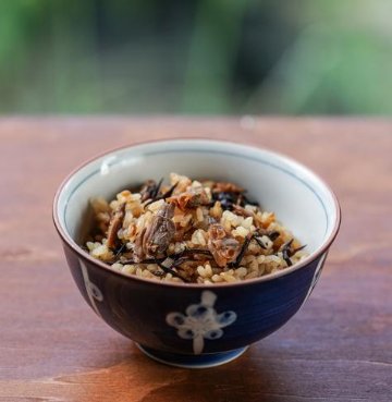 千葉県産の芽ひじきが付いてます。　【あさり飯の素】の画像