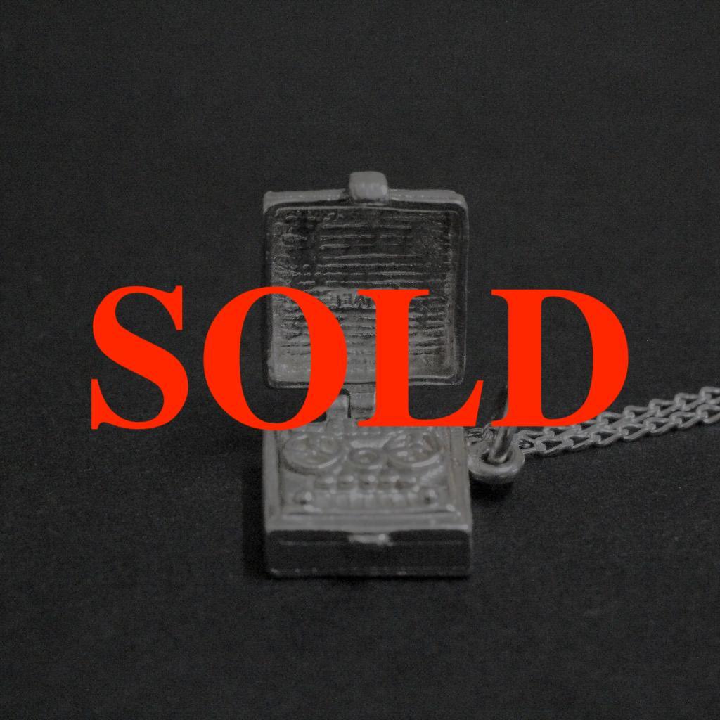 テープレコーダー シルバーチャーム ネックレスの画像