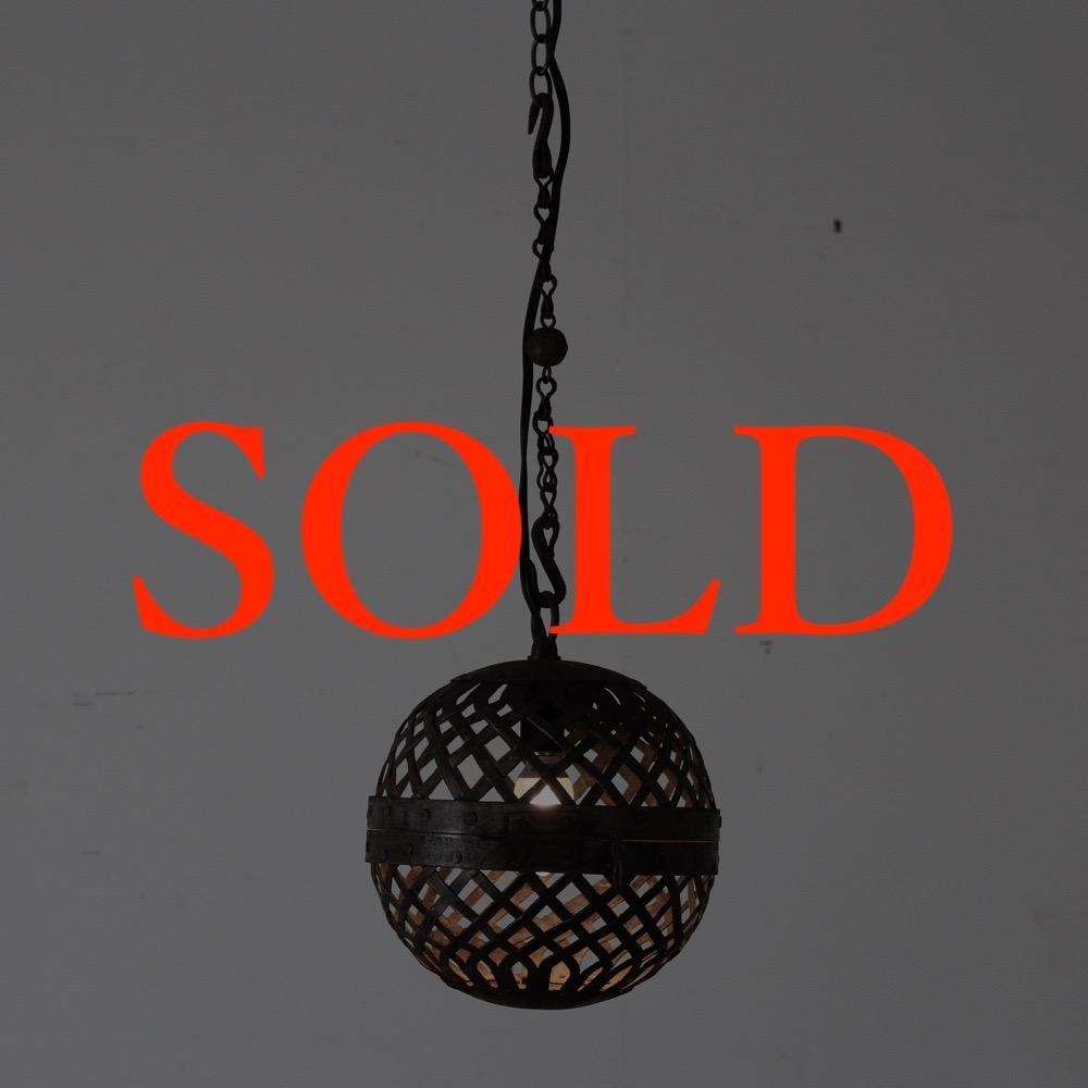 イギリス ヴィンテージ アイアンボールランプの画像