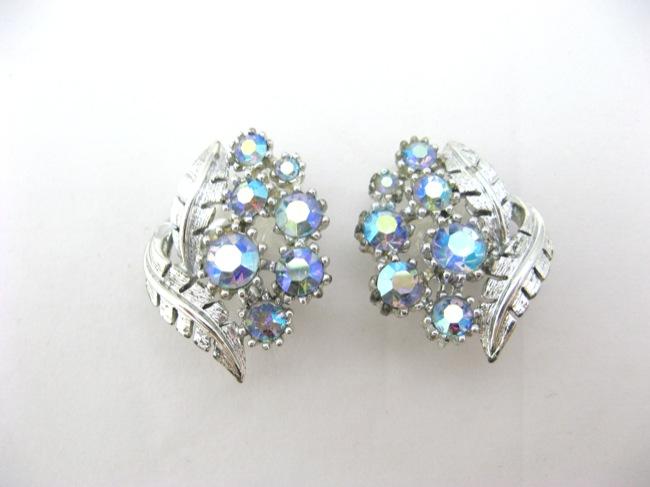 CORO オーロラ加工 ラインストーンイヤリングの画像