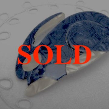 LEA STEIN うさぎブローチの画像