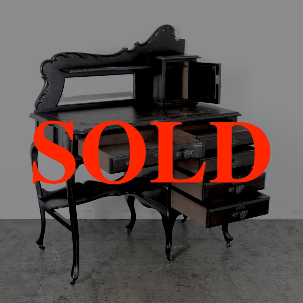 イギリス アンティーク レディースデスクの画像