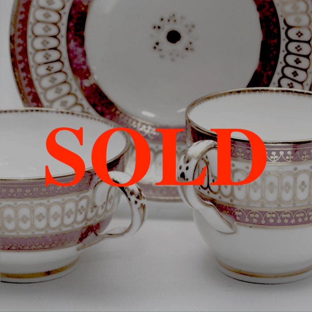 イギリス アンティーク トゥルートリオの画像