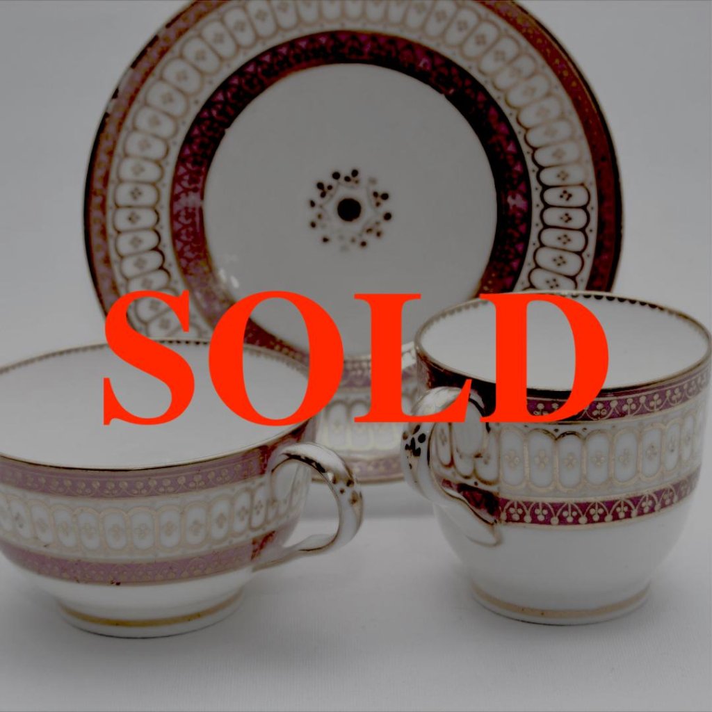 イギリス アンティーク トゥルートリオの画像