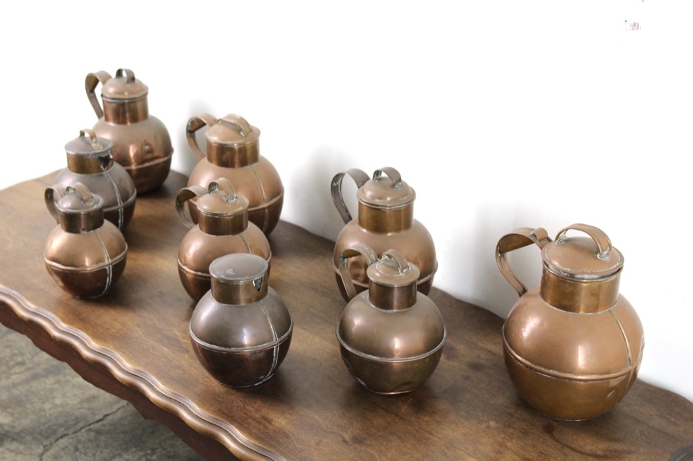 イギリス アンティーク ガーンジー ミルクカン 9個セットの画像