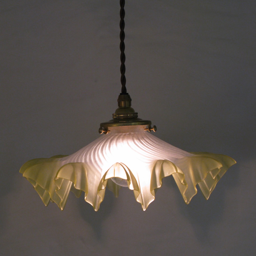 フランス アンティーク ペンダントランプの画像