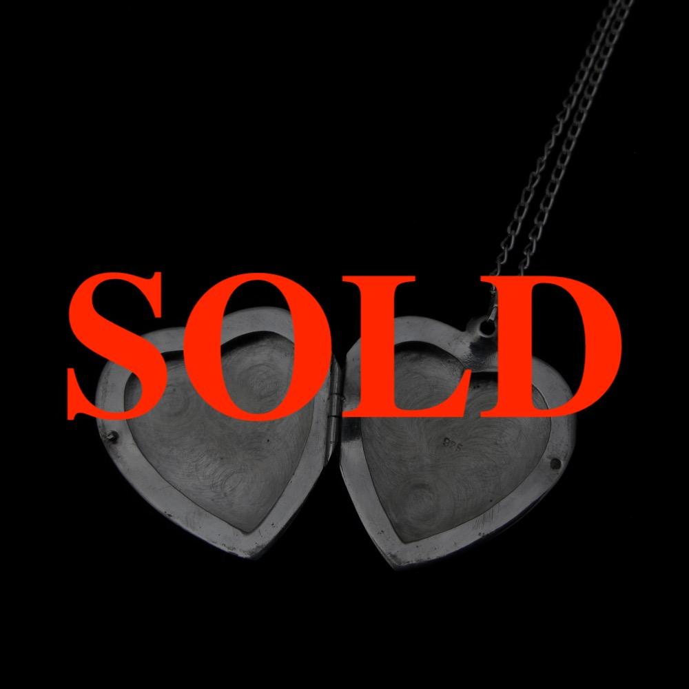 イギリス ヴィンテージ スターリングシルバー ロケットペンダントの画像