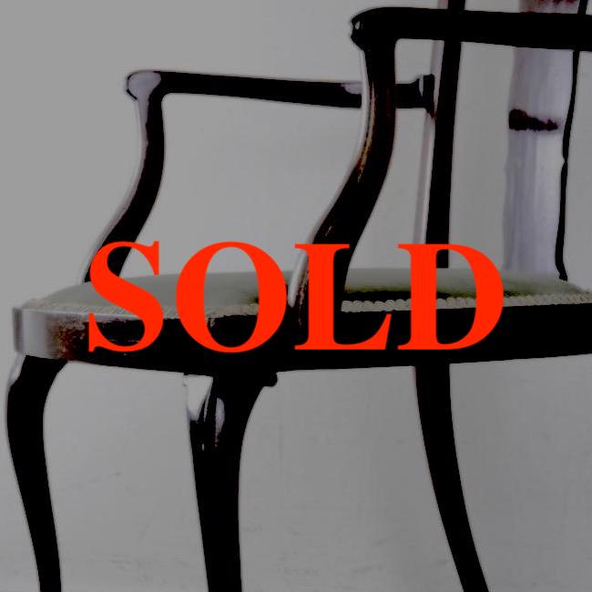 イギリス アンティーク アームチェアの画像