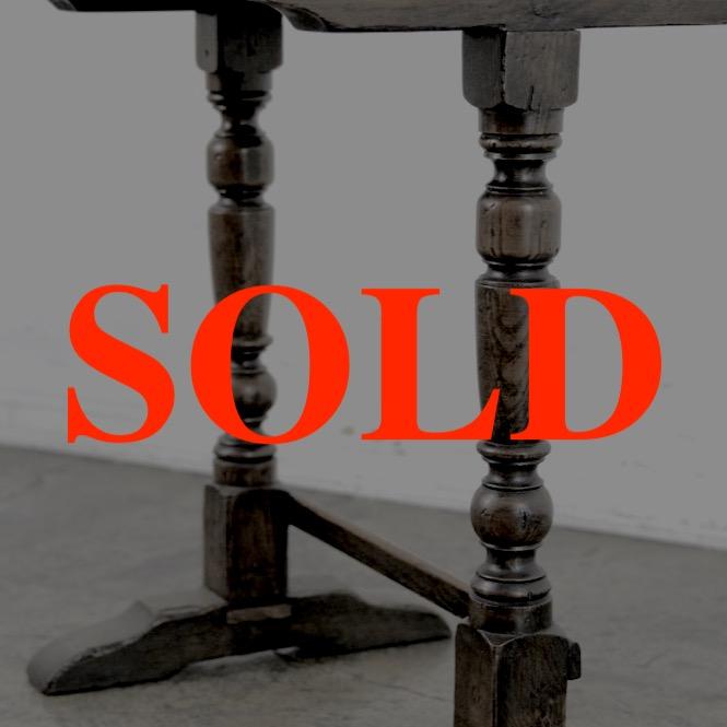 イギリス ヴィンテージ オーク サイドテーブルの画像