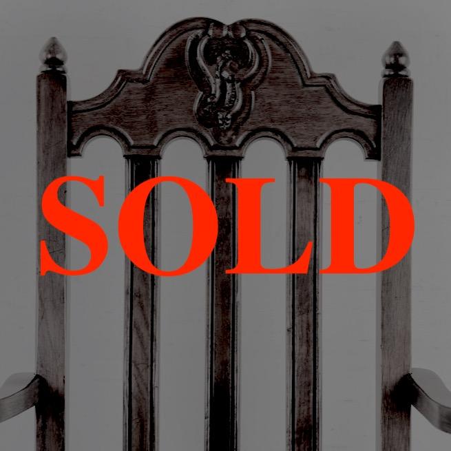 イギリス クローバーオーク社 アームチェアの画像