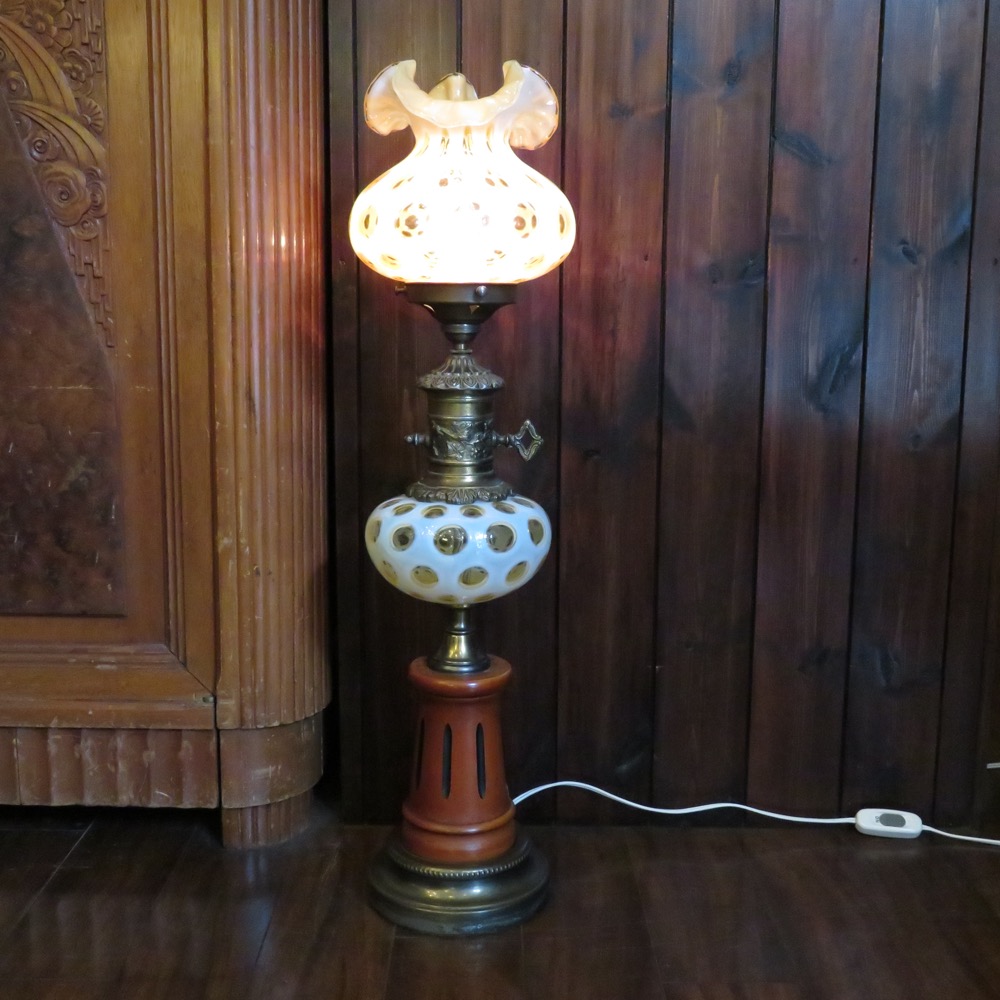 アメリカ ヴィンテージ フェントン テーブルランプの画像