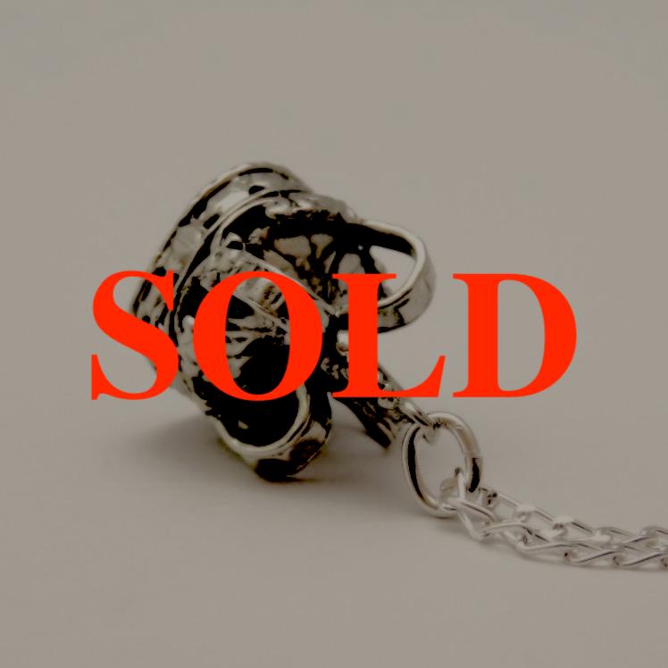 王冠 シルバーチャームネックレスの画像